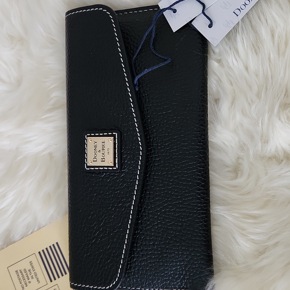 Gorgeous NWT Dooney & Bourke Black Pebbled Leather Envelope Clutch Wallet ๐ค๐๐ - Picture 2 of 13